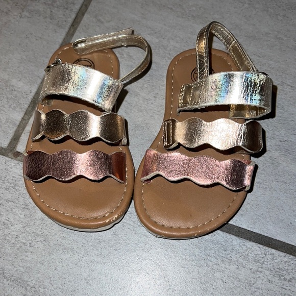 Toddler sandals - Picture 2 of 3